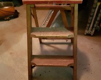 Mini wood ladder
