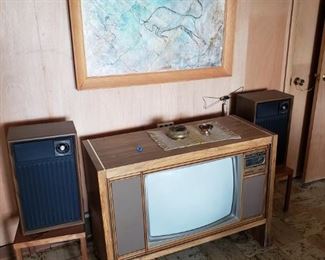 MCM/vintage console TV, speakers, art
