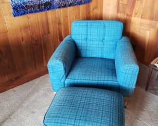 Vintage arm chair w/ ottoman, latchkey