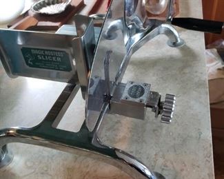 Meat slicer