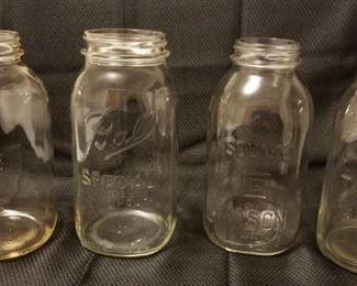 Set of 4 Miscellaneous Mason Jars https://ctbids.com/#!/description/share/156304