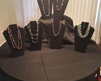 Lot of 6 Beaded Necklaces https://ctbids.com/#!/description/share/156307