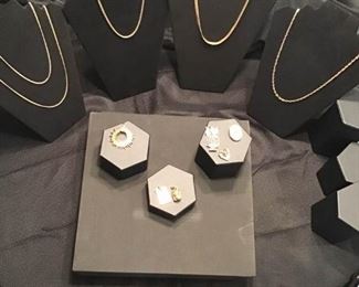 Lot of Pendants and Chains https://ctbids.com/#!/description/share/156314