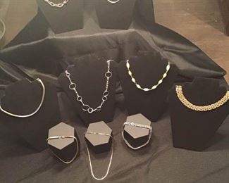 Necklaces Lot https://ctbids.com/#!/description/share/156332