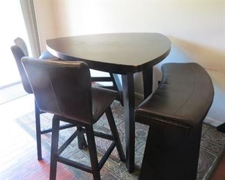 COOL BAR HEIGHT TABLE AND CHAIRS.