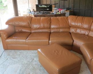 GREAT LEATHER SECTIONAL WITH OTTOMAN