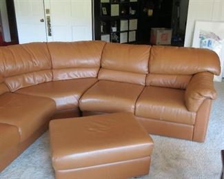 LEATHER SECTIONAL SOFA.