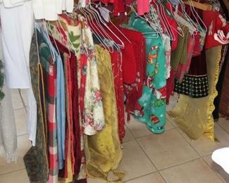 HOLIDAY TABLE CLOTHS.