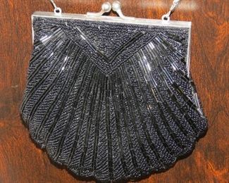 BEADED PURSE.