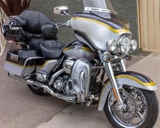 Lot 400 - 2012 HARLEY DAVIDSON CVO ULTRA ELECTRA GLIDE CLASS