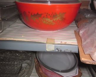 Tons of Vintage Retro Kitchen Collections  ~ Vintage Pyrex Mixing Bowls