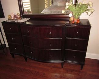 Raymour & Flanigan Queen Bedroom Suite "Bellanest"