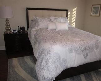 Raymour & Flanigan Queen Bedroom Suite "Bellanest"