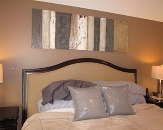 Raymour & Flanigan King Bedroom Suite Stunning