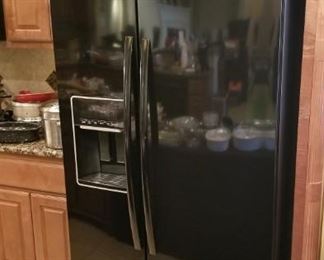 Whirlpool 30 Cubic Feet Fridge/Freezer