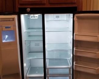 Whirlpool God 30 cubic feet fridge/freezer