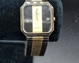 Oscar de la Renta wrist watch