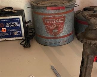 Minnow bucket