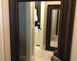 Standing mirror