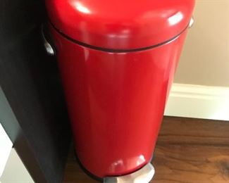 Trash can
