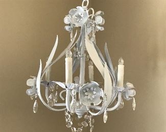 Small chandelier (non electric)