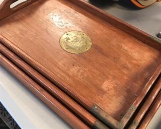 Nesting trays