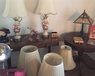 Multiple lamps are available, some matching, some not.