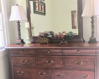 Broyhill dresser & mirror