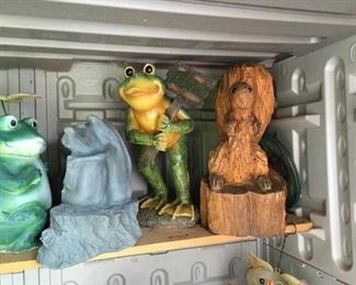 . . . more yard art -- cute frogs, squirrel, and much more.