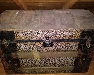 ornate steamtrunk