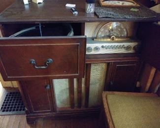 Spartan antique radio/phono