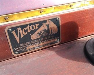 Victrola badge