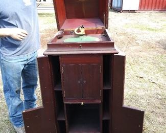 rare domed "L" Victrola 
