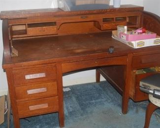 Quarter Sawn Rolltop Oak Desk 