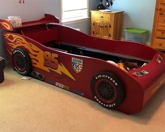 Great race car bed