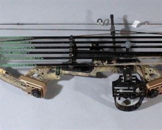 Fred Bear TRX32 Realtree Extreme Single Cam Compound Bow with Arrows and Broadheads