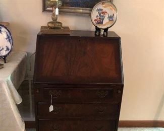 Onyx lamp/Italy
Small secretary desks/key
Imari bowl