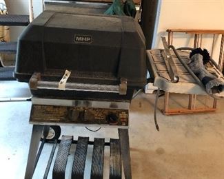 Natural gas grill