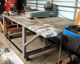 Lockformer Slitter 20 Gauge, 36.5" x 88" x 44.5" 20 Volt Includes Rolling Raw Material Table, 24" Well