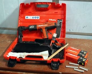 HIlti DX351 Fully Automatic Powder Actuated Tool With X-MX 32 Magazine Includes Carrying Case