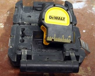 DeWalt Lazer Plumb Bob Model # DW082 Includes Carrying Case