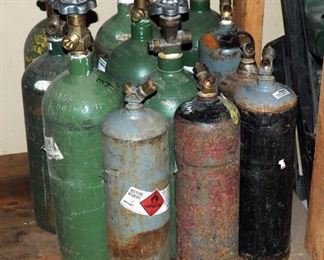 Compressed Air Tanks Qty 12 And Tank Totes 3