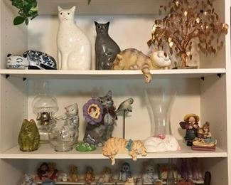 More figurines -- hundreds of fun "smalls" at this sale.