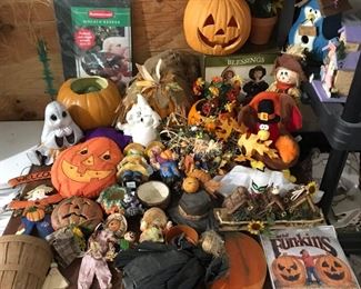 Halloween and autumn-related items.