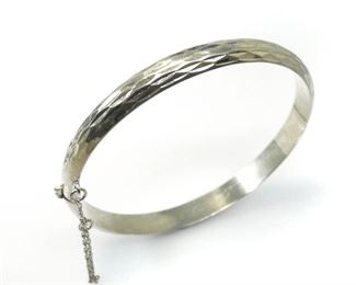 ELEGANT DIAMOND CUT STERLING HINGED BRACELET