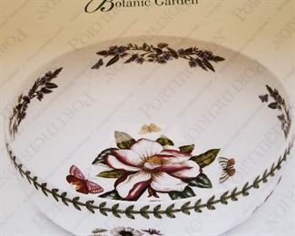 Portmeirion Botanic Garden Pearl Bowl.  I know I just described every word on the box, but I like to be thorough.