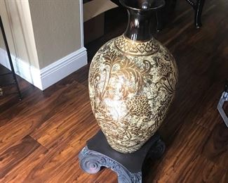 With Pedestal, 37" tall