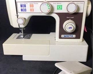 M058White Sewing Machine