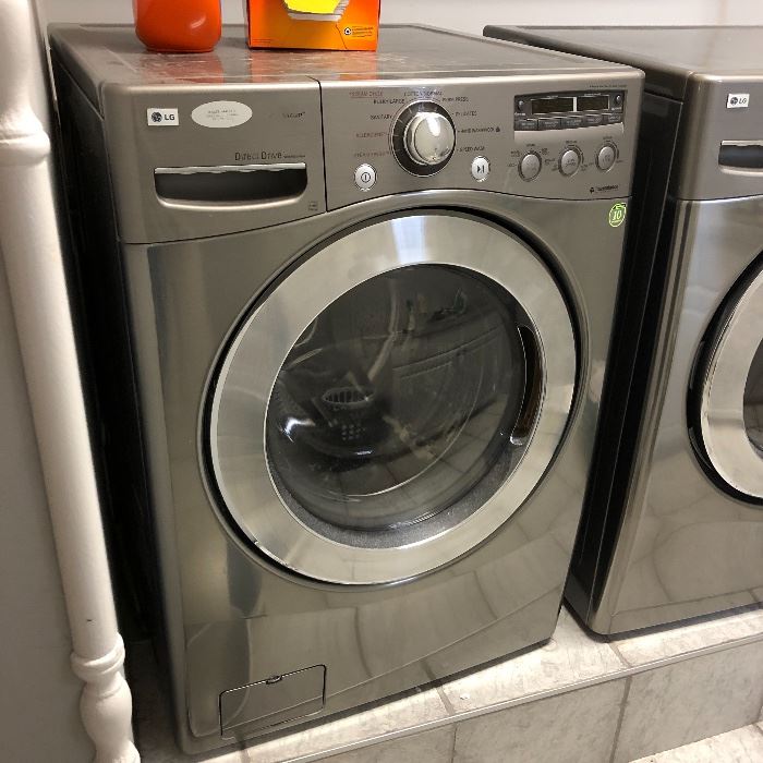 Excellent newer LG FRONT LOADING WASHER AND DRYER