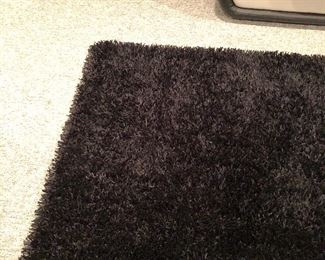 Nearly new area rug